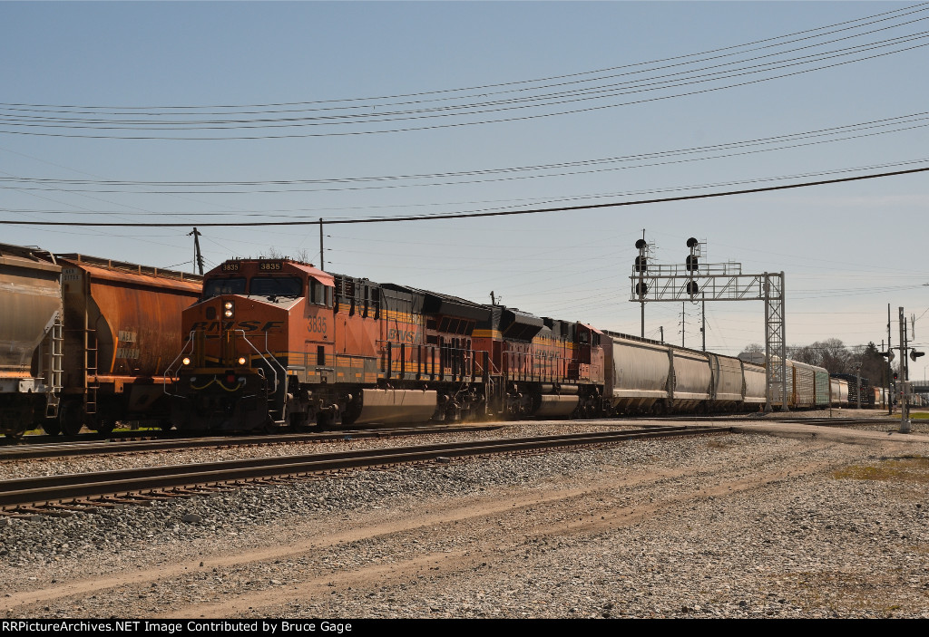 BNSF 3835